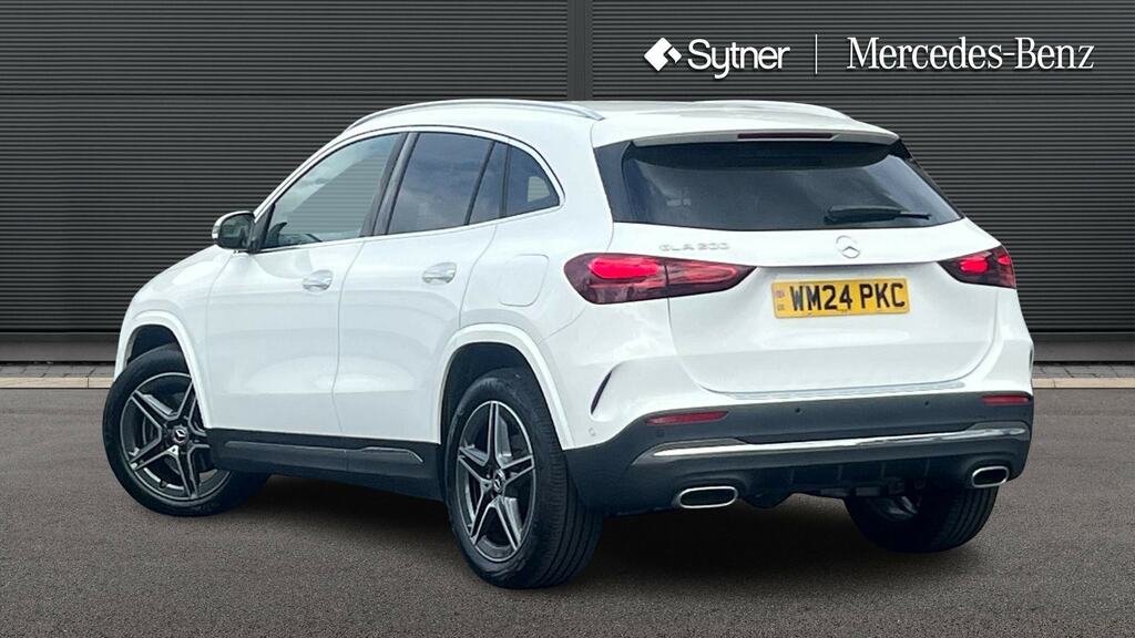 Mercedes-Benz GLA Class Gla 200 Amg Line Executive WM24PKC White #2