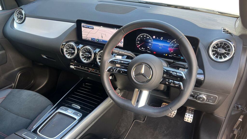 Mercedes-Benz GLA Class Gla 200 Amg Line Executive Grey #3