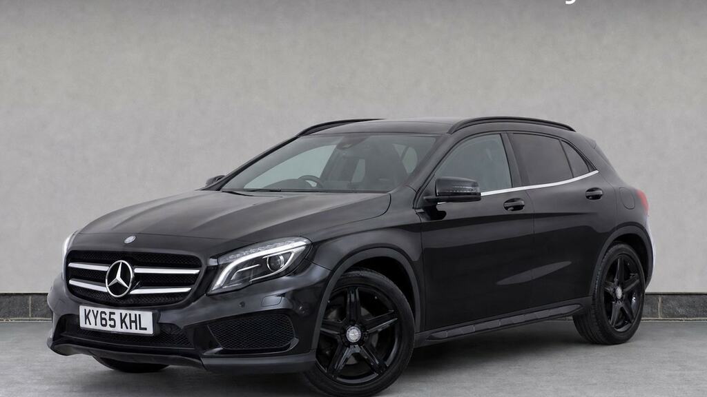 Mercedes-Benz GLA Class Gla 220 Cdi 4Matic Amg Line Premium Black #2