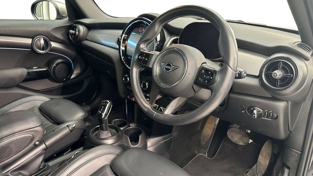 Mini Hatch 1.5 Cooper Exclusive Premium OV73DND Black #6