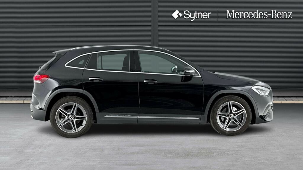 Mercedes-Benz GLA Class Gla 200D Amg Line Premium Black #4