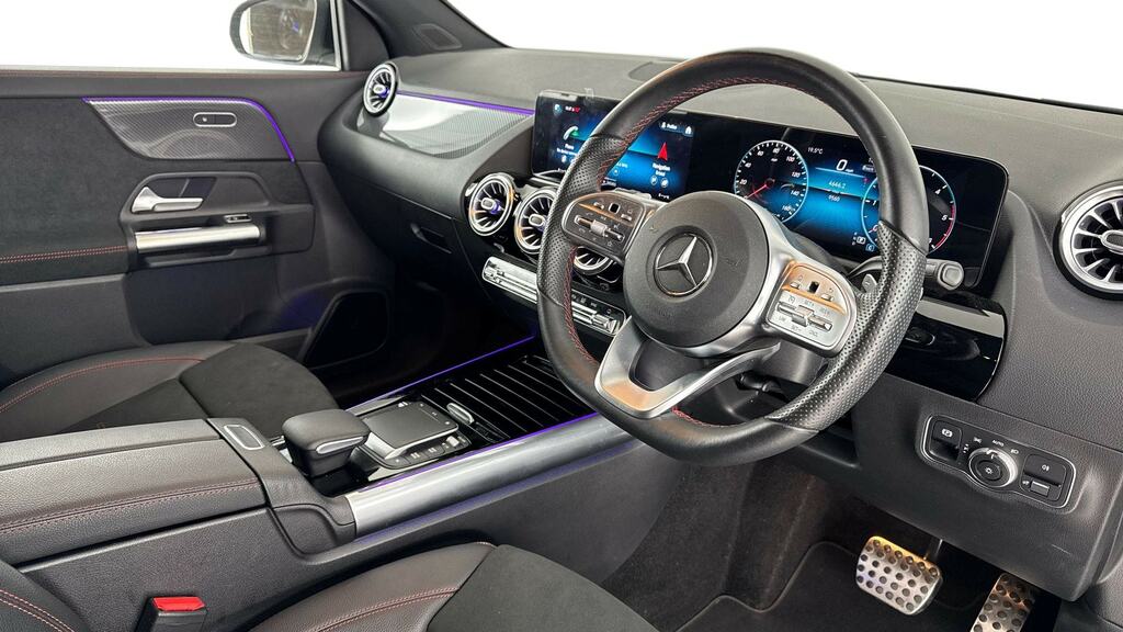 Mercedes-Benz GLA Class Gla 200D Amg Line Premium Black #3