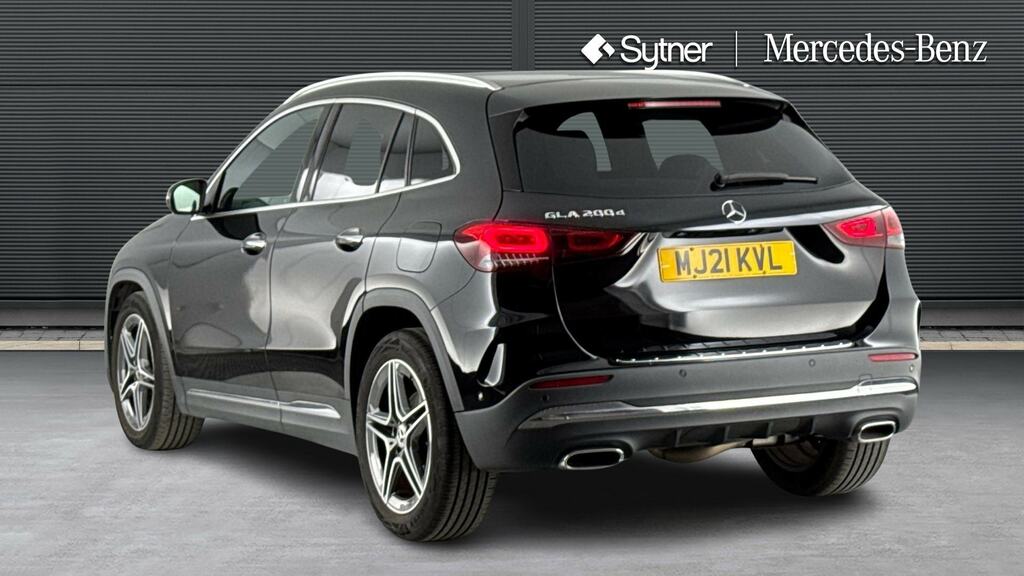 Mercedes-Benz GLA Class Gla 200D Amg Line Premium Black #2
