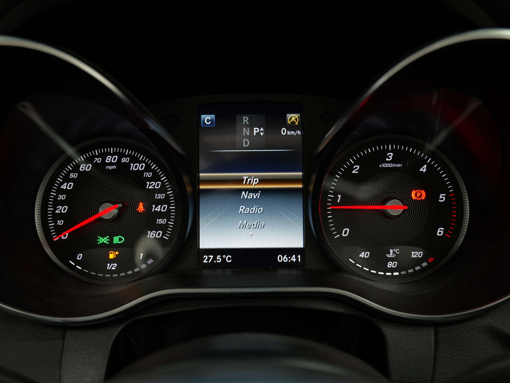Mercedes-Benz C Class Amg Line Premium D #6