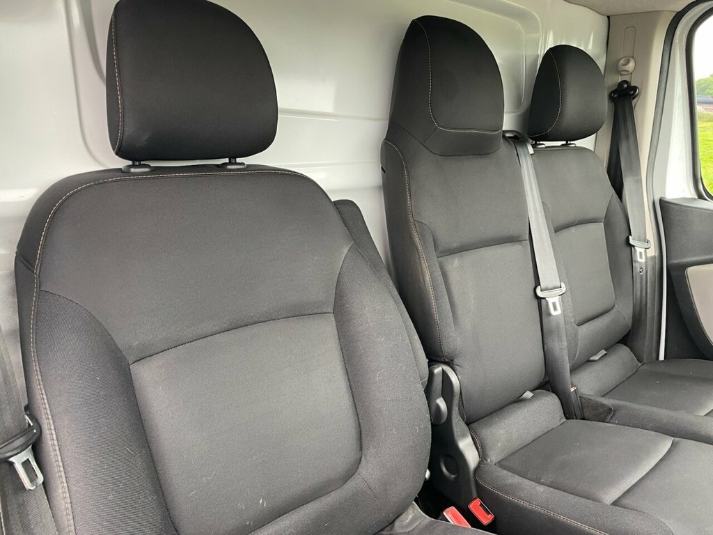 Nissan NV300 1.6L Acenta White #5