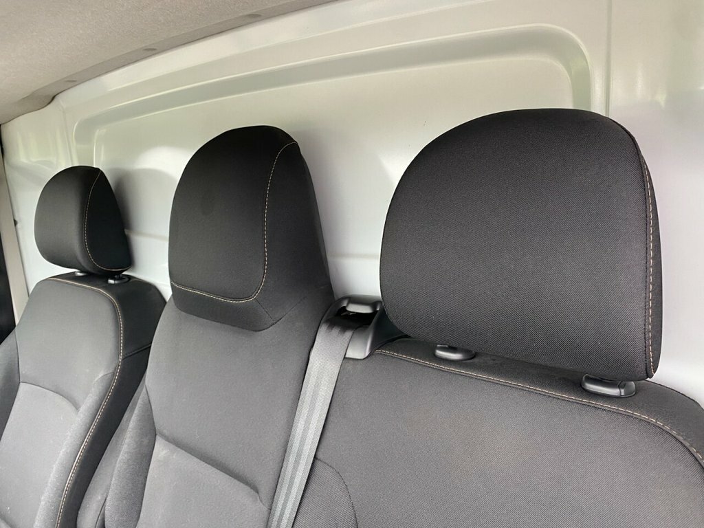 Nissan NV300 1.6L Acenta White #6