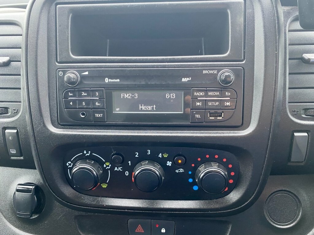 Nissan NV300 1.6L Acenta White #4