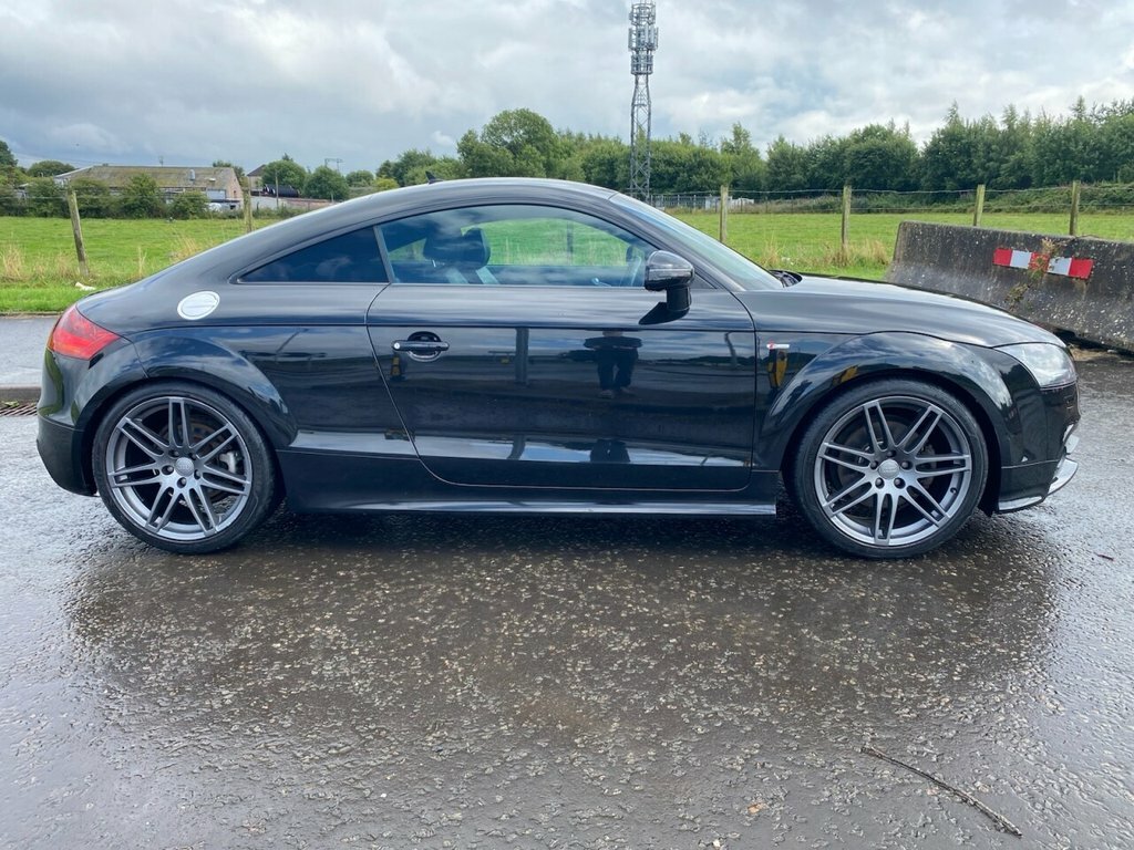 Audi TT 2L Black Edition Black #2
