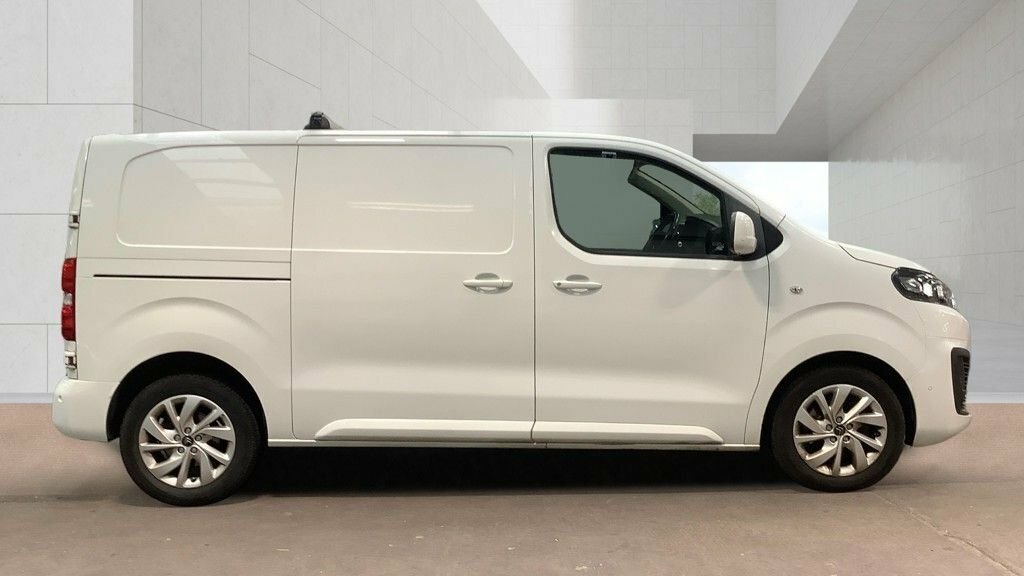 Citroen Dispatch 2L Driver M 6Dr White #4