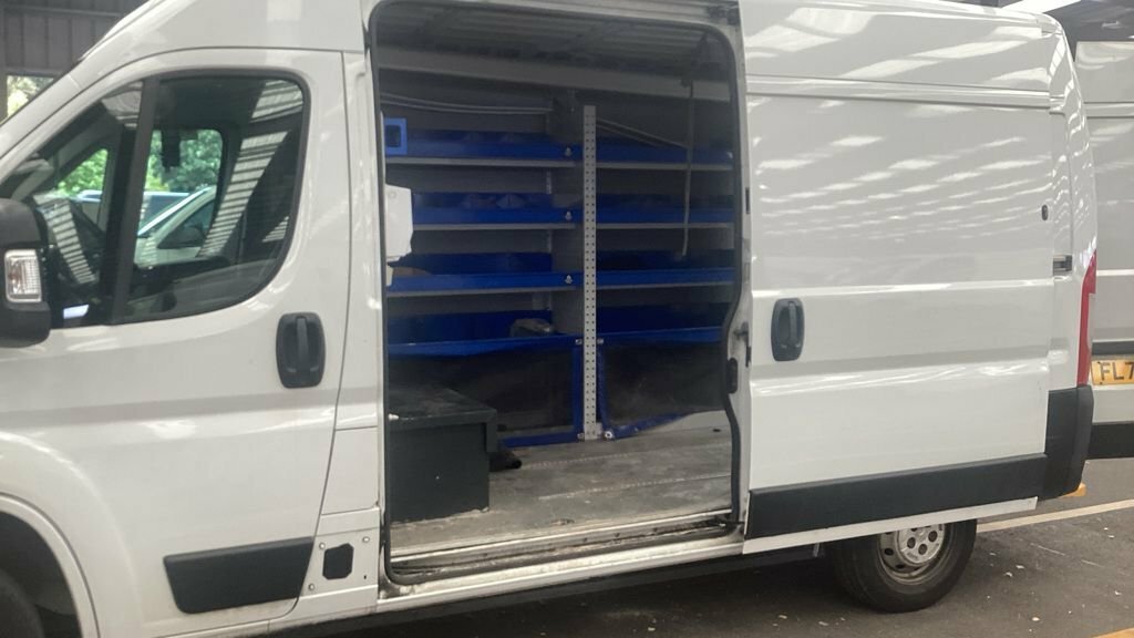 Vauxhall Movano 2.2L Dynamic White #3