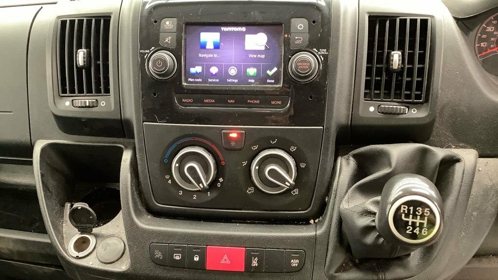 Peugeot Boxer 2L Professional White #6