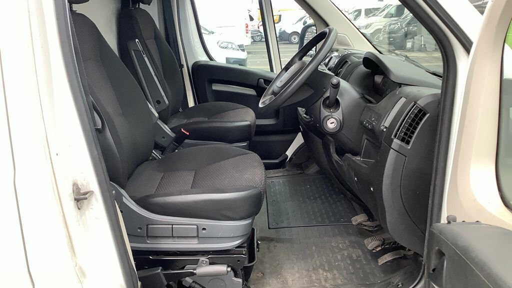 Peugeot Boxer 2L Professional White #5