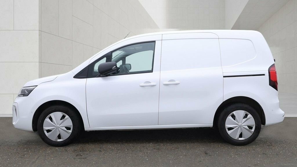 Nissan TOWNSTAR Mpv White #5