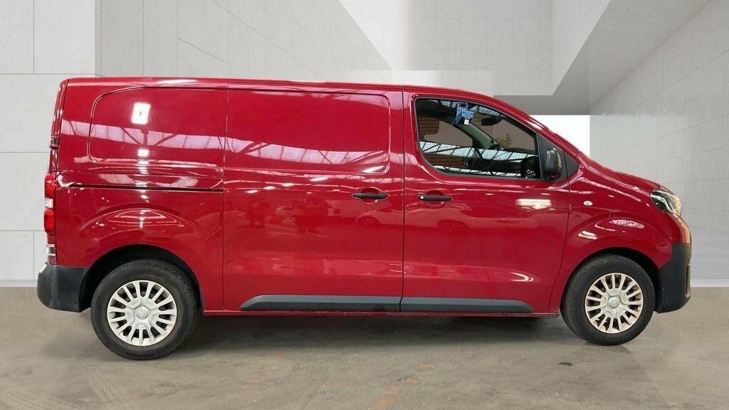 Toyota PROACE 2L Icon 6Dr Red #3