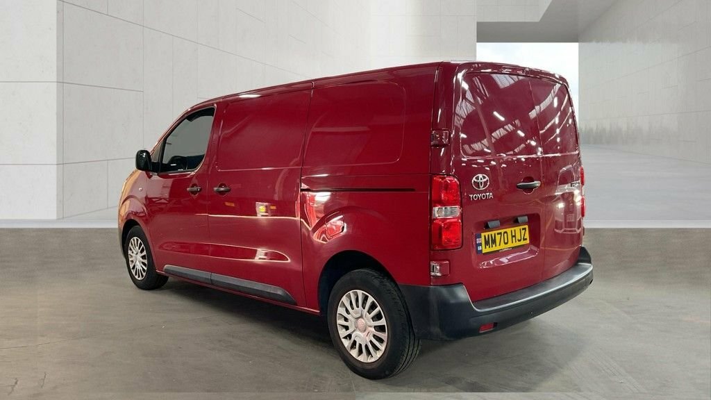 Toyota PROACE 2L Icon 6Dr Red