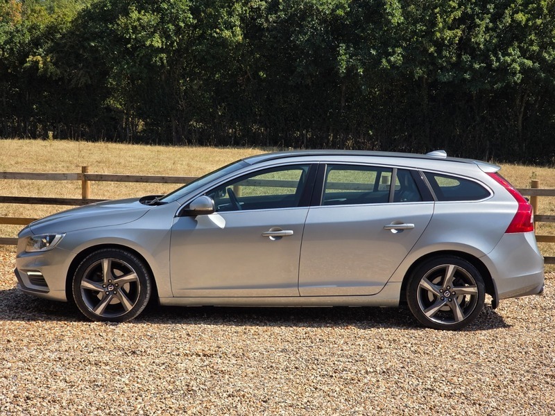 Volvo V60 D4 R-design Nav Silver #2