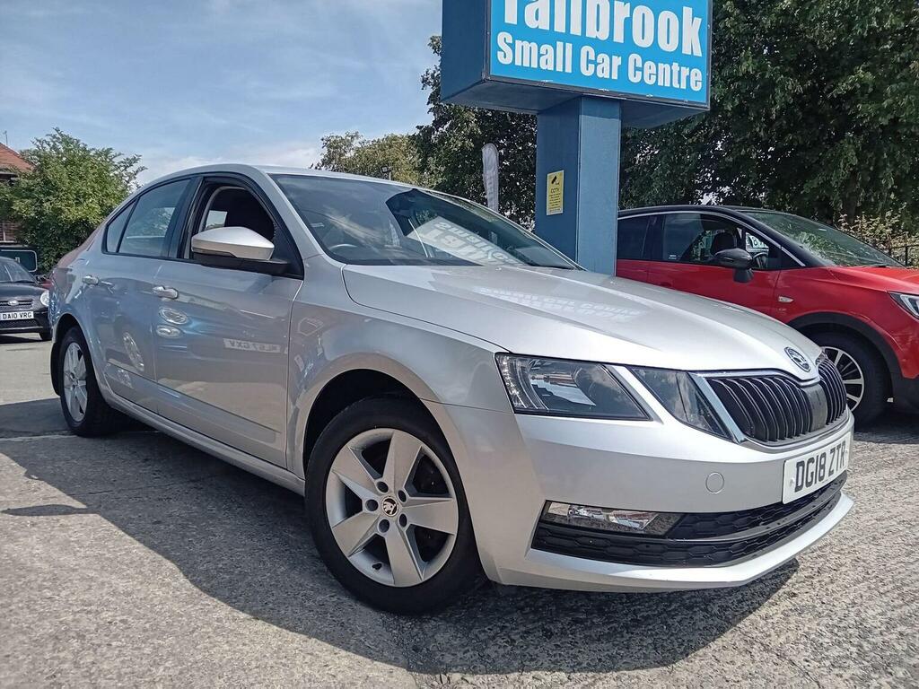 Skoda Octavia Hatchback 1.4 Tsi Se Euro 6 Ss 201818 Silver #5