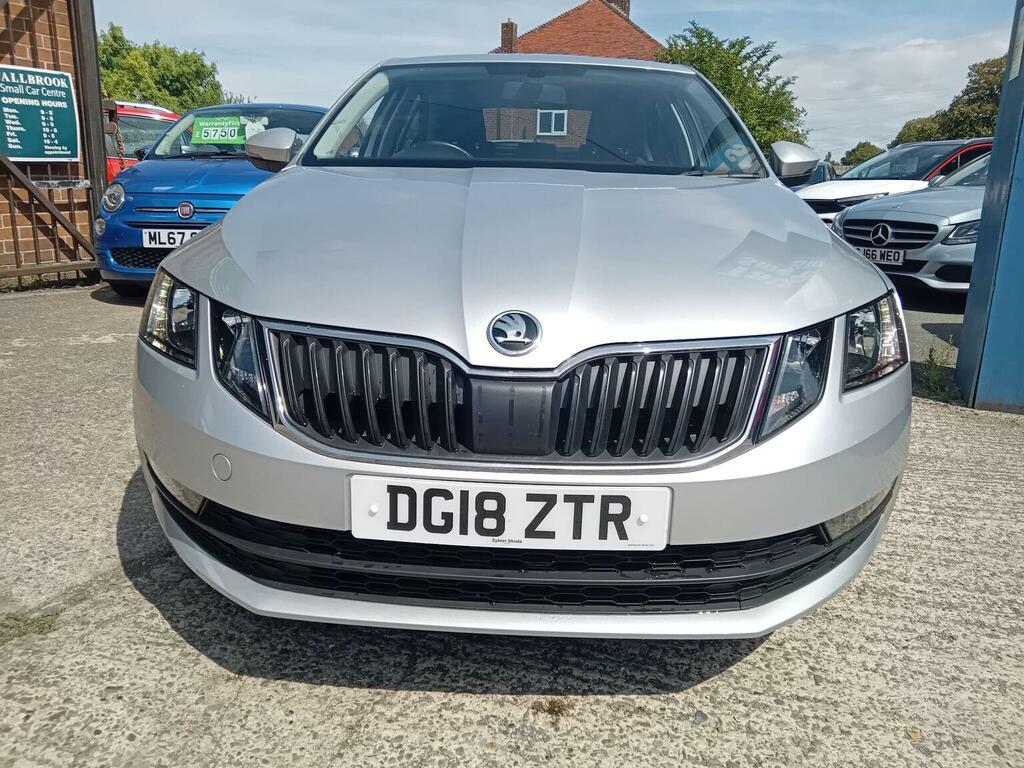 Skoda Octavia Hatchback 1.4 Tsi Se Euro 6 Ss 201818 Silver #2
