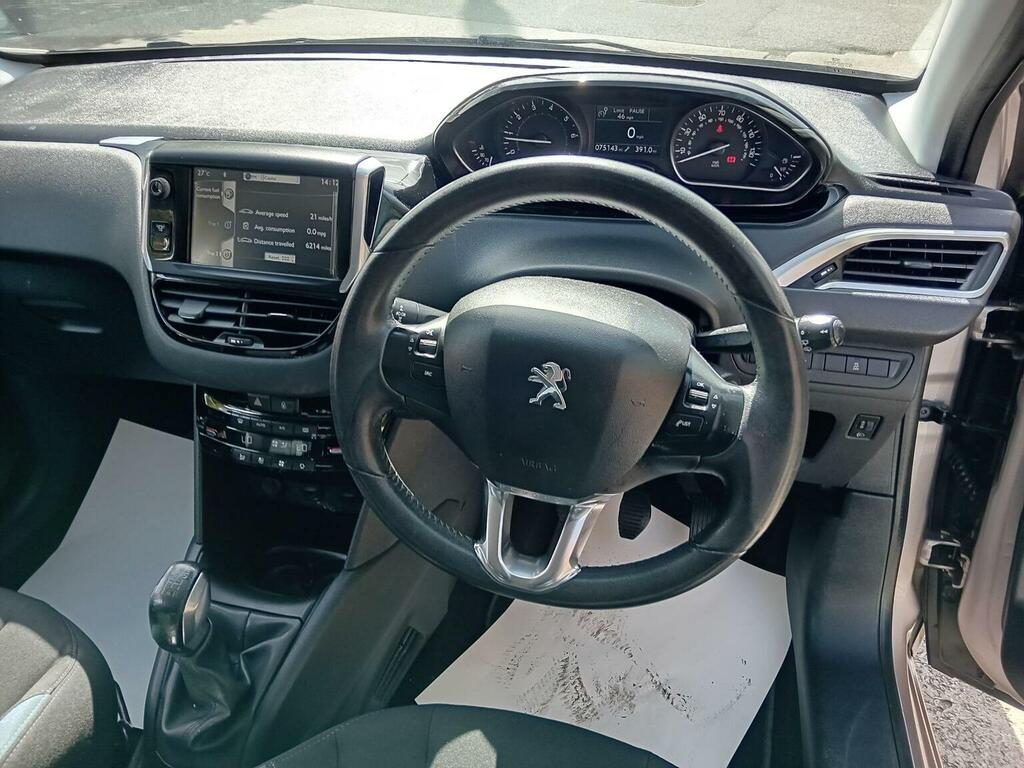 Peugeot 208 1.2 Vti Active Hatchback Euro 5 #15