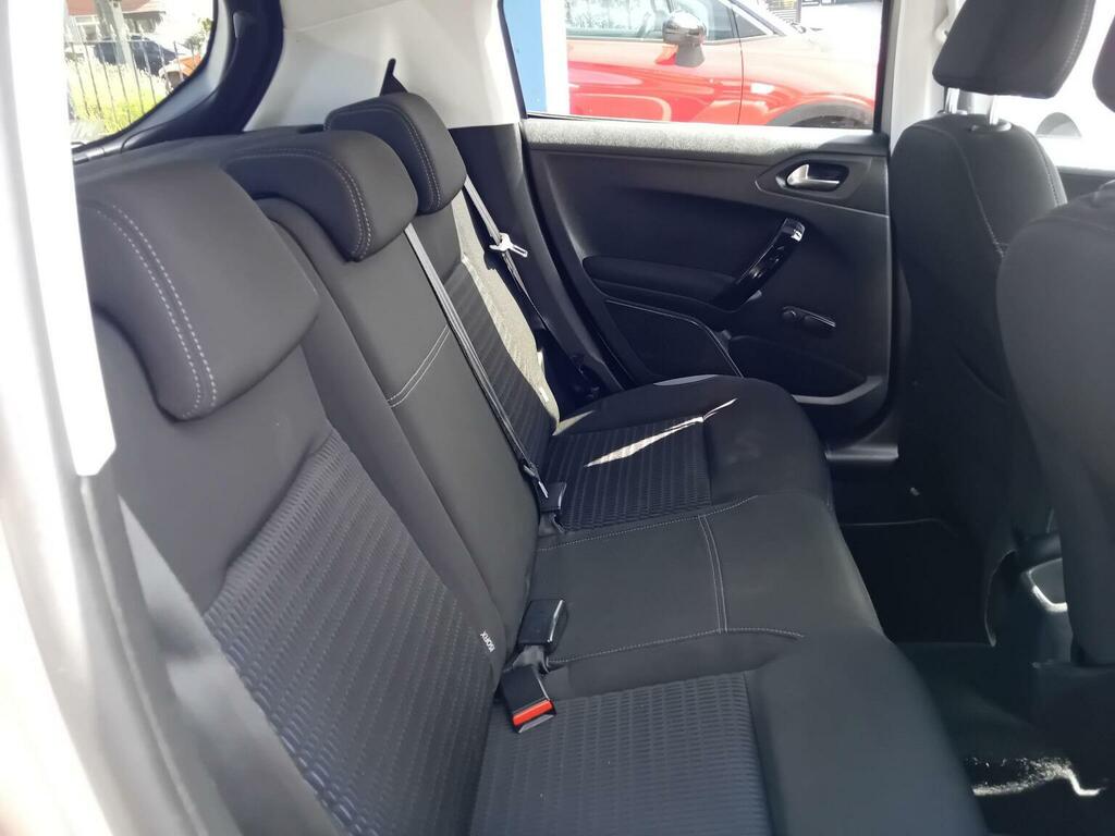 Peugeot 208 1.2 Vti Active Hatchback Euro 5 #27