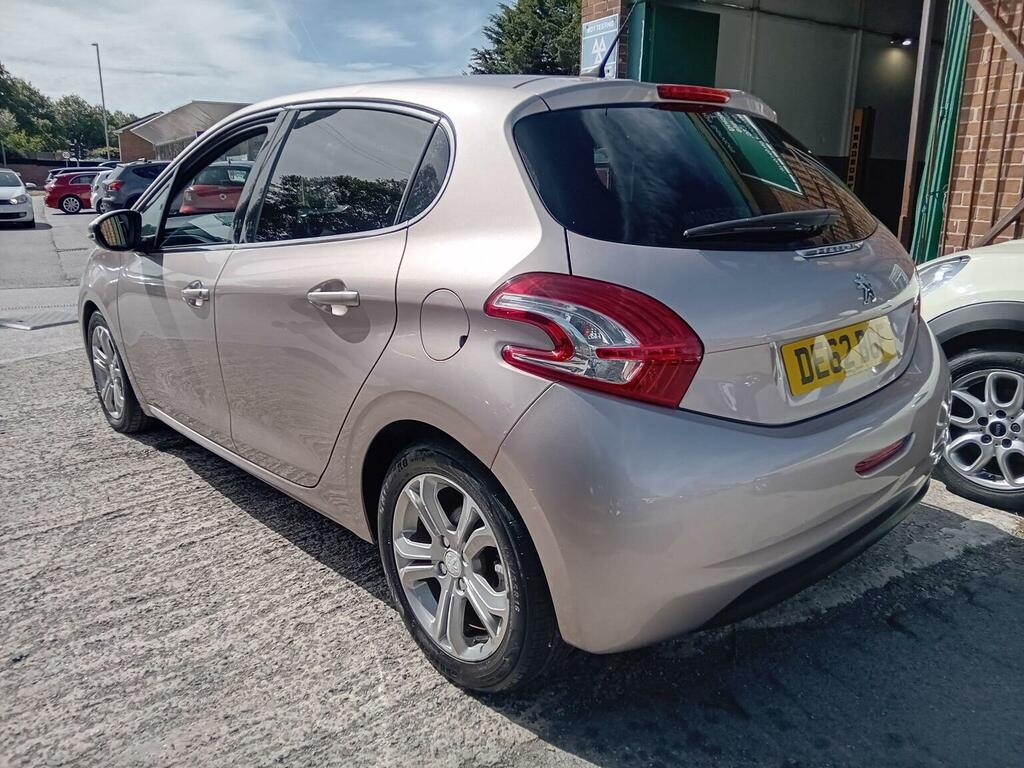 Peugeot 208 1.2 Vti Active Hatchback Euro 5 #7