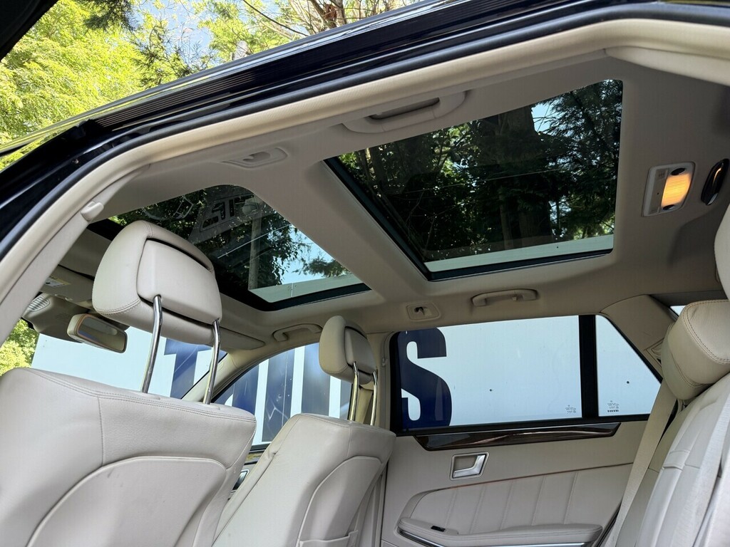 Mercedes-Benz E Class Estate Black #4