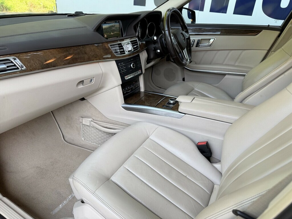 Mercedes-Benz E Class Estate Black #2