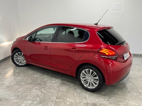 Peugeot 208 1.2 Puretech Allure Red #6
