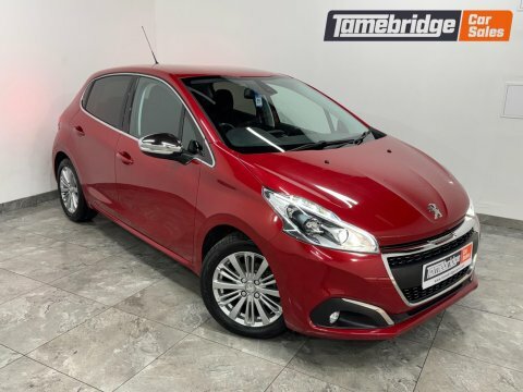 Peugeot 208 1.2 Puretech Allure Red