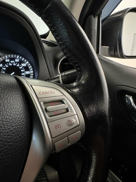 Nissan Navara 2.3 Dci Tekna Pickup Double Cab 4W Grey #25