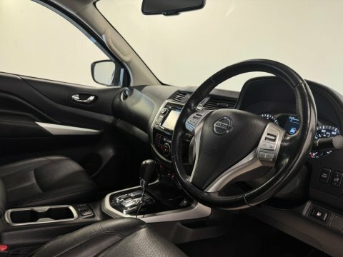 Nissan Navara 2.3 Dci Tekna Pickup Double Cab 4W Grey #13