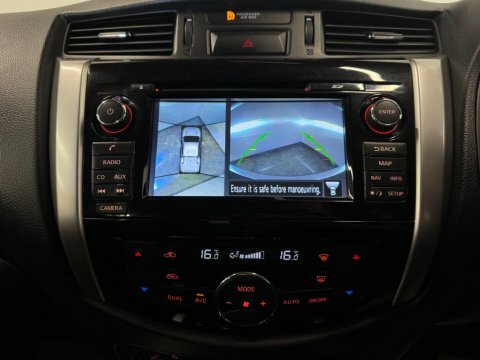 Nissan Navara 2.3 Dci Tekna Pickup Double Cab 4W Grey #19