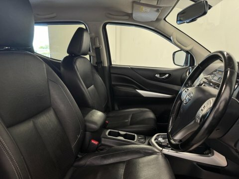 Nissan Navara 2.3 Dci Tekna Pickup Double Cab 4W Grey #12