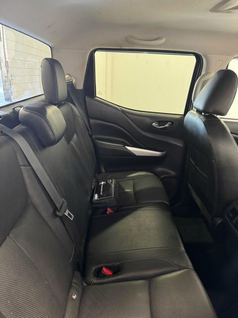 Nissan Navara 2.3 Dci Tekna Pickup Double Cab 4W Grey #15