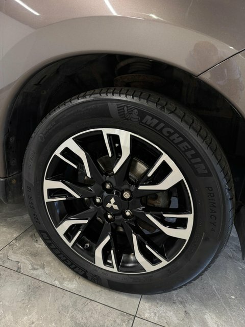 Mitsubishi Outlander 2.0H 12Kwh Gx4h Cvt 4Wd Euro 5 Ss Black #28