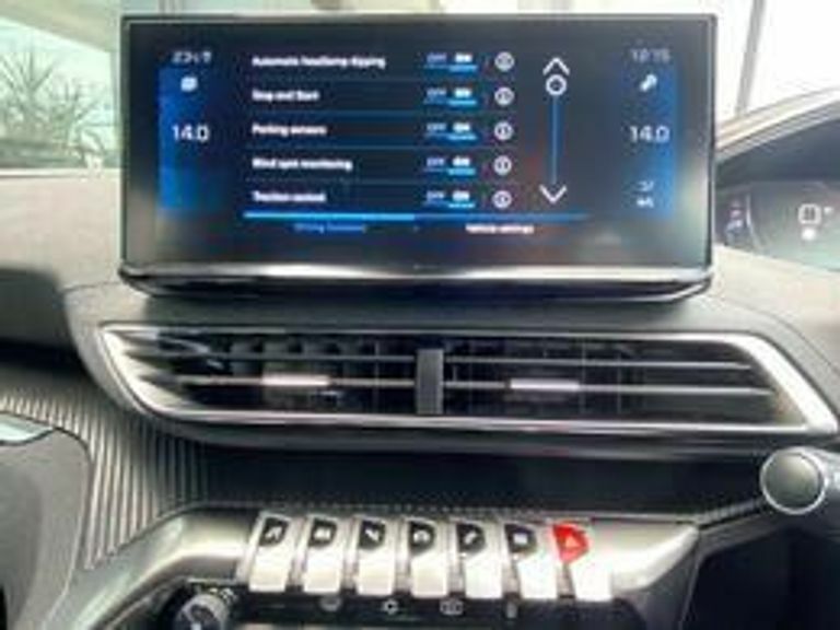 Peugeot 3008 1.2 Puretech Allure Premium Eat Euro 6 Ss Red #6