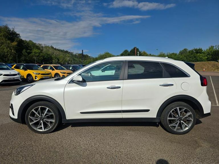 Kia Niro Suv White #6