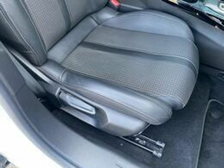 Peugeot 2008 1.2 Puretech 130 Allure Eat8 Red #26