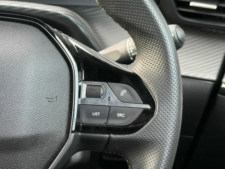 Peugeot e-2008 50Kwh Gt Suv 7Kw Charger 136 #11