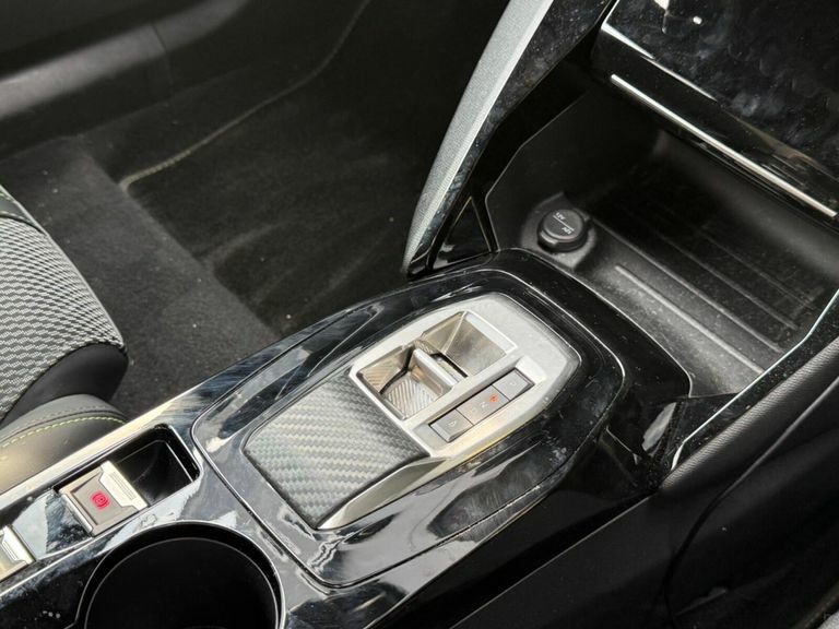 Peugeot e-2008 50Kwh Gt Suv 7Kw Charger 136 #8