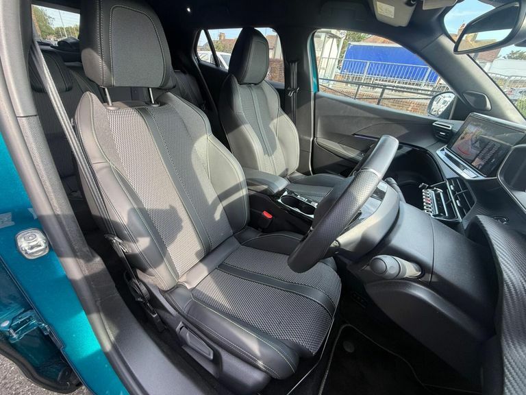 Peugeot e-2008 50Kwh Gt Suv 7Kw Charger 136 #9