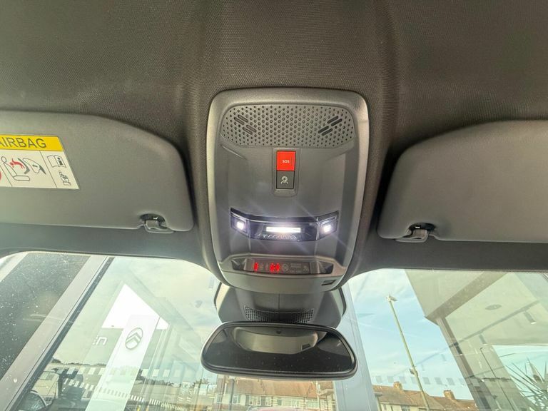 Peugeot e-2008 50Kwh Gt Suv 7Kw Charger 136 #16