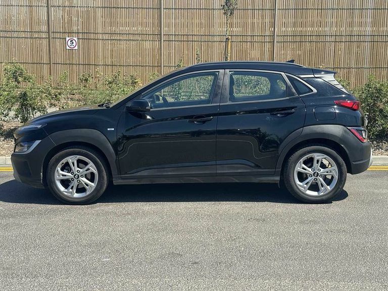 Hyundai Kona 1.0 Tgdi 48V Mhev Se Connect Black #4