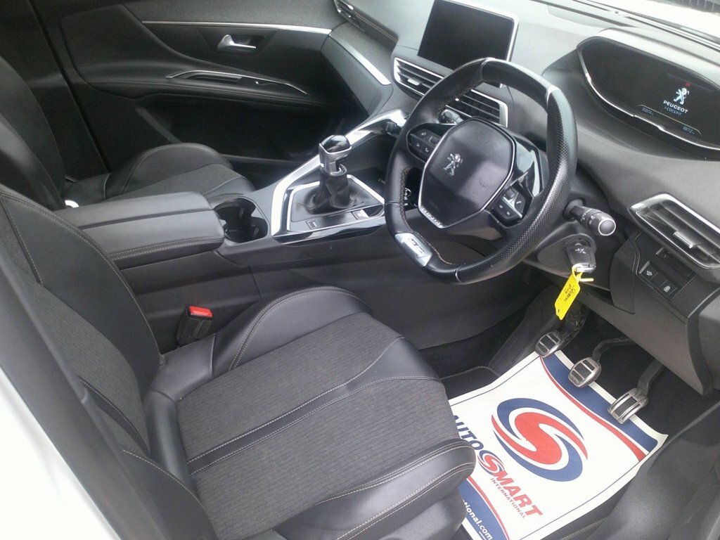 Peugeot 5008 1.5L Gt Line White #5
