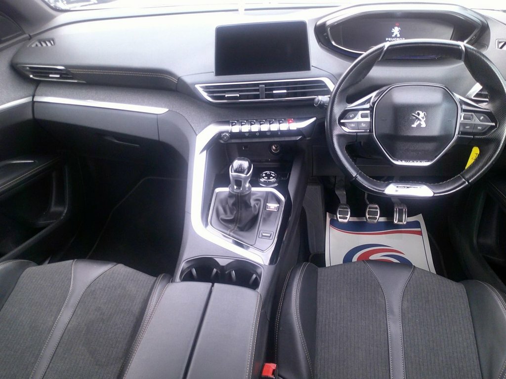 Peugeot 5008 1.5L Gt Line White #2