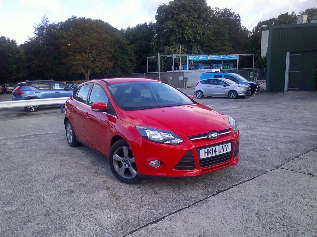 Ford Focus 1.6L Zetec Navigator Red