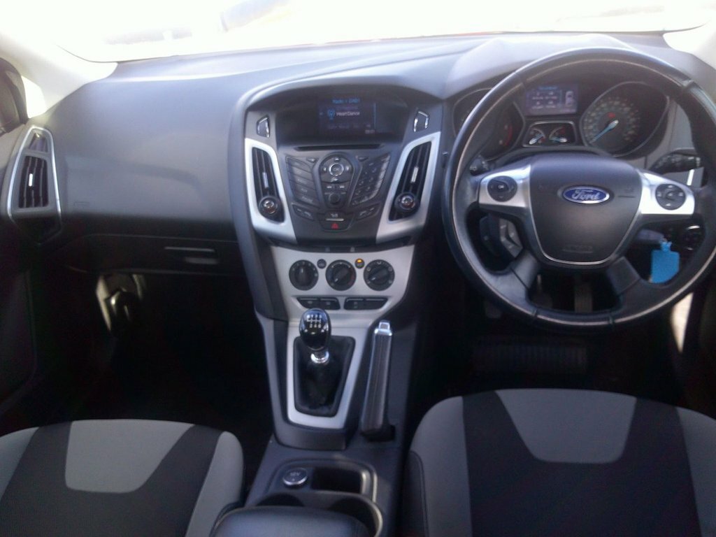 Ford Focus 1.6L Zetec Navigator Red #2