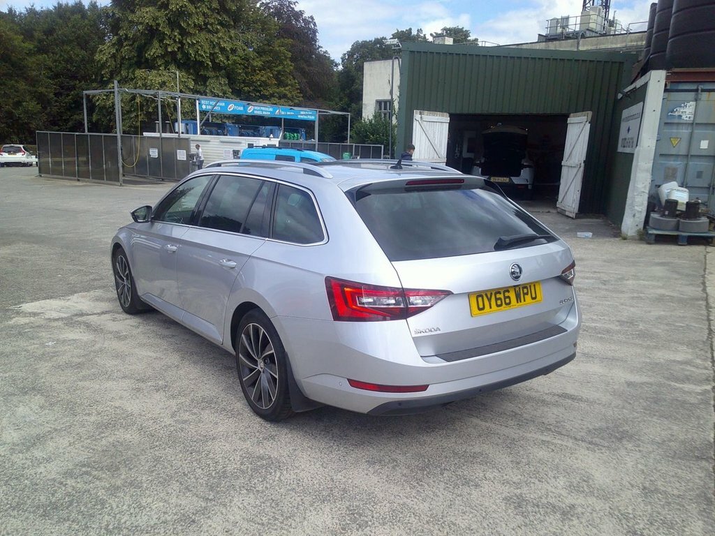 Skoda Superb 2L Laurin Klement Silver #4