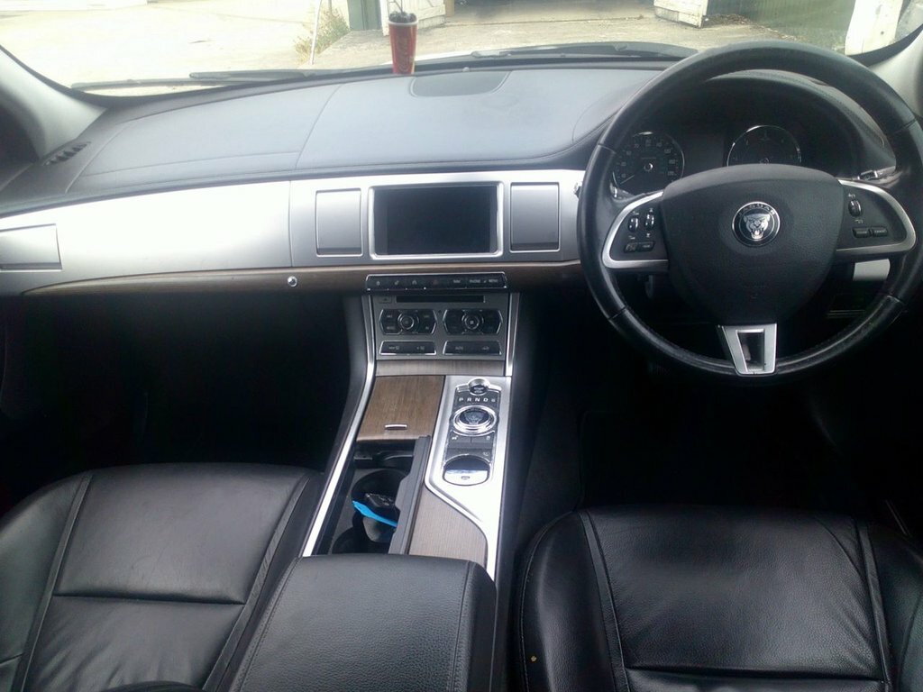 Jaguar XF 2.2L Luxury White #2