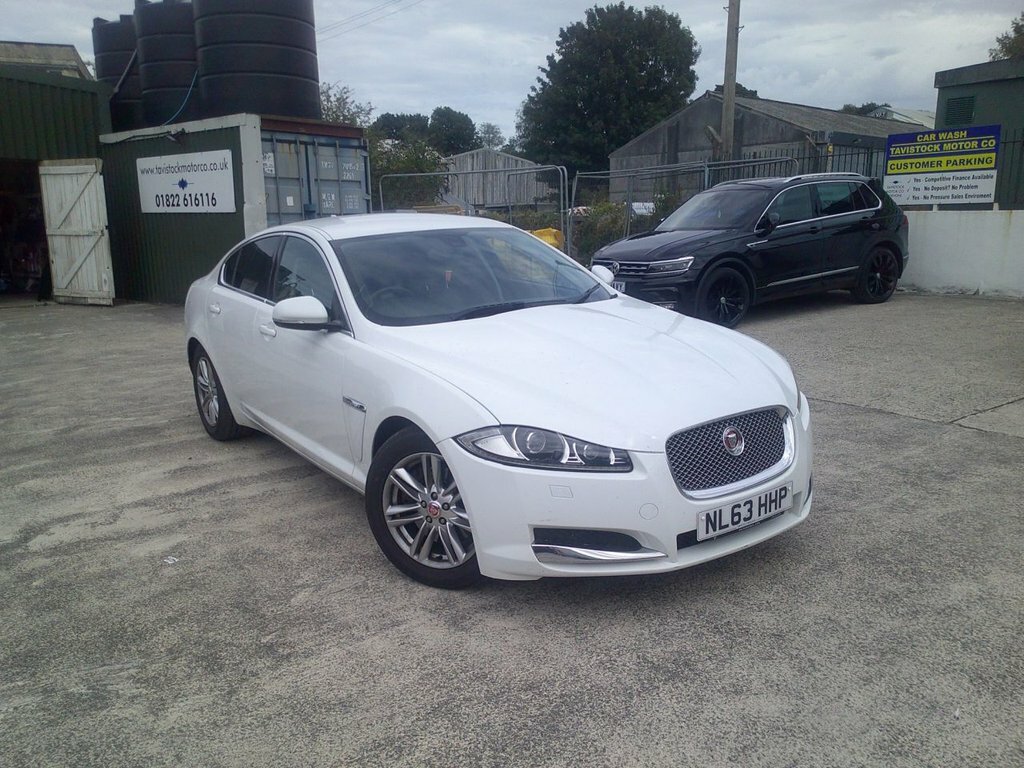 Jaguar XF 2.2L Luxury White
